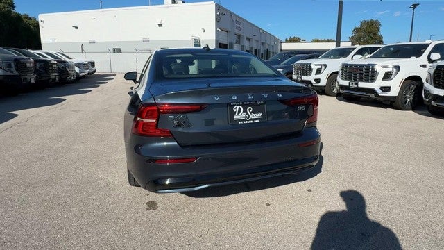 2024 Volvo S60 B5 FWD Core Dark Theme