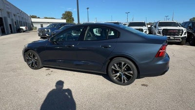 2024 Volvo S60 B5 FWD Core Dark Theme