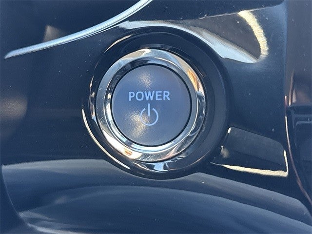 2022 Toyota Prius L Eco (Natl)