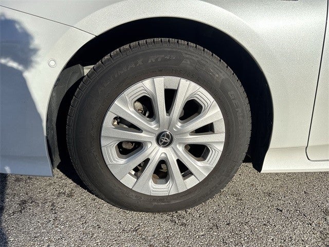 2022 Toyota Prius L Eco (Natl)