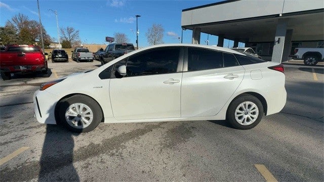 2022 Toyota Prius L Eco (Natl)