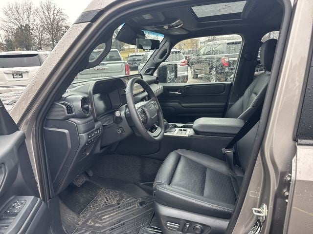 2025 Toyota Land Cruiser 4WD (Natl)