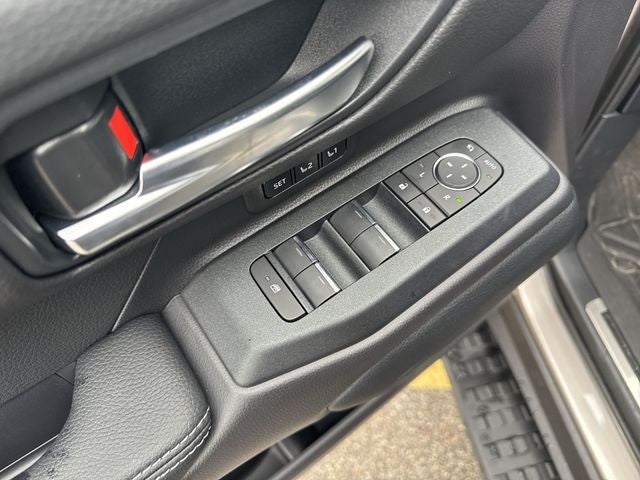 2025 Toyota Land Cruiser 4WD (Natl)