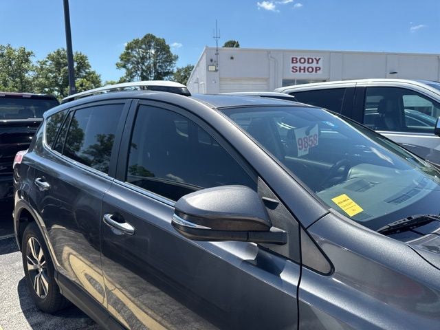 2016 Toyota RAV4 FWD 4dr XLE