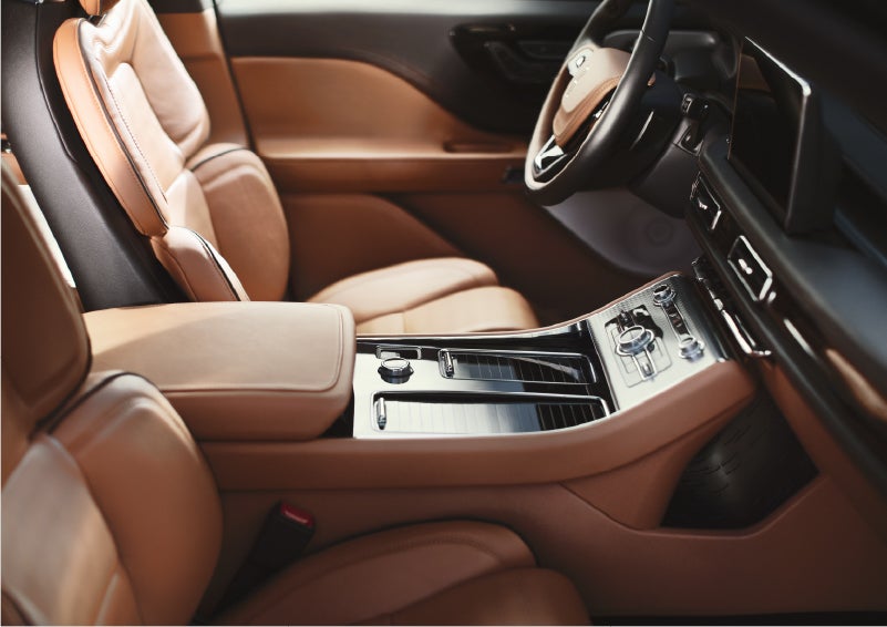 A 2023 Lincoln Aviator® Black Label model is shown in the Flight interior theme | Dave Sinclair Lincoln in Ballwin MO