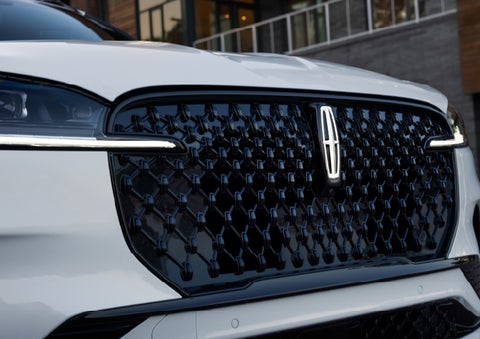 The front grille of a 2026 Lincoln Aviator® SUV is shown. | Dave Sinclair Lincoln in Ballwin MO