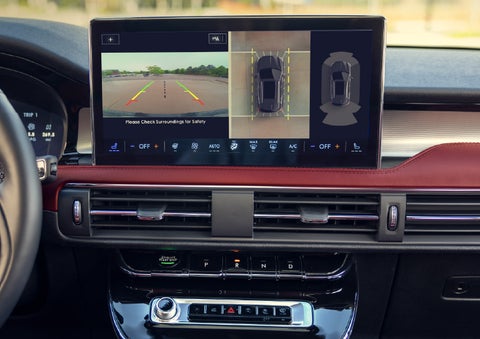 The large 13.2” SYNC® 4 center display featuring 360-Degree Camera of a 2026 Lincoln Corsair® SUV is shown.| Dave Sinclair Lincoln in Ballwin MO