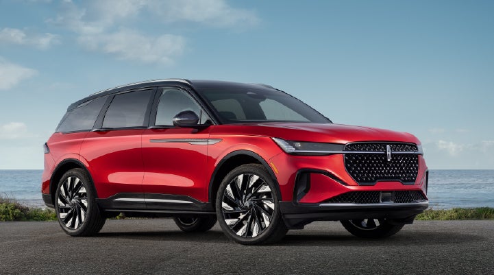 A 2026 Lincoln Nautilus® Reserve model is shown with the stylish available Jet Appearance Package. | Dave Sinclair Lincoln in Ballwin MO